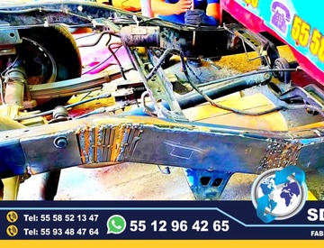 Fabricacion conversion, equipamiento y Venta de Unidades Moviles Medicas, Seguridad, Gobieno, Oficinas, Cobro, Rescate, Salvamento, Proteccion, Higiene, Traslado de Reos. Las unidades móviles especiales son vehículos adaptados para llevar servicios y atención a diferentes lugares, especialmente a zonas remotas o de difícil acceso. Estas unidades pueden ser utilizadas para diversos fines, como atención médica, educación, trámites gubernamentales, y más, llevando la atención directamente a la población.Unidades médicas móviles:Equipadas con consultorios, laboratorios o áreas de atención para brindar servicios de salud a comunidades alejadas, Unidades de capacitación móvil:Aulas móviles o centros de capacitación que llevan programas educativos y de formación a diferentes lugares, Unidades de atención gubernamental móvil:Ofrecen servicios como trámites legales, registro civil o asesoría en comunidades distantes,Beneficios de las unidades móviles especiales:Mayor alcance:Permiten llegar a poblaciones que no tienen fácil acceso a servicios o centros de atención. Mayor eficiencia:Ofrecen servicios de manera descentralizada, adaptándose a las necesidades de cada comunidad. Mayor impacto:Al acercar los servicios a la población, se genera un impacto positivo en la calidad de vida de las personas. Flexibilidad:Pueden adaptarse a diferentes tipos de vehículos (camiones, furgonetas, autobuses) dependiendo de las necesidades.