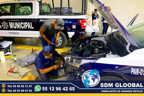 Conversion Equipamiento Fabricacion y Venta de Equipo para Patrullas Camionetas Pick Up, Accesorios Metalicos, Equipo visual acustico, Luces auxiliares, Rotulacion.El equipamiento Pick-up es uno de los mas completos para patrulla, ya que cuenta con una gran variedad de accesorios metálicos, así como accesorios visual acústico. En cuestión de accesorios metálicos contamos con Tumbaburros, Roll Bar de 3 Arcos Tipo Com­­ando, Banca central con respaldo, Defensa Trasera Tipo Escalón. En la parte de accesorios visual acústico cuenta con Torreta, Sirena y Bocina, adicional mente se le puede agregar un Kit de Estrobos en faros Marca WHELEN, FEDERAL SIGNAL, EPCOMSomos una Empresa Mexicana líder en el Mercado con años de experiencia, especialistas en el Equipamiento de Patrullas Equipadas Cajas y Remolques Unidades Moviles Especiales de Seguridad, Rescate, Salvamento, Salud, Comunicacion, Higine, etc.,Somos fabribricantes directos, distribuidores en todo Mexico, comunicate y te atenderemos personalmente. contamos con las mejores marcas en el mecado